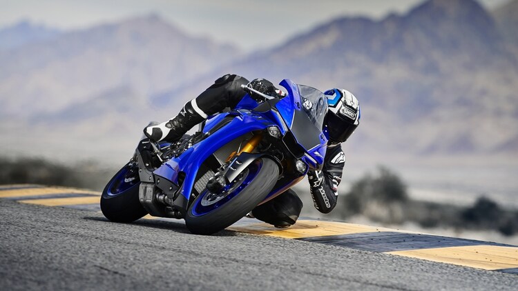 The Yamaha Yzf R1 In Pictures The 18 Edition Of The R1 Featuring A 998cc 4 Cylinder Engine Tech Pictures Firstpost