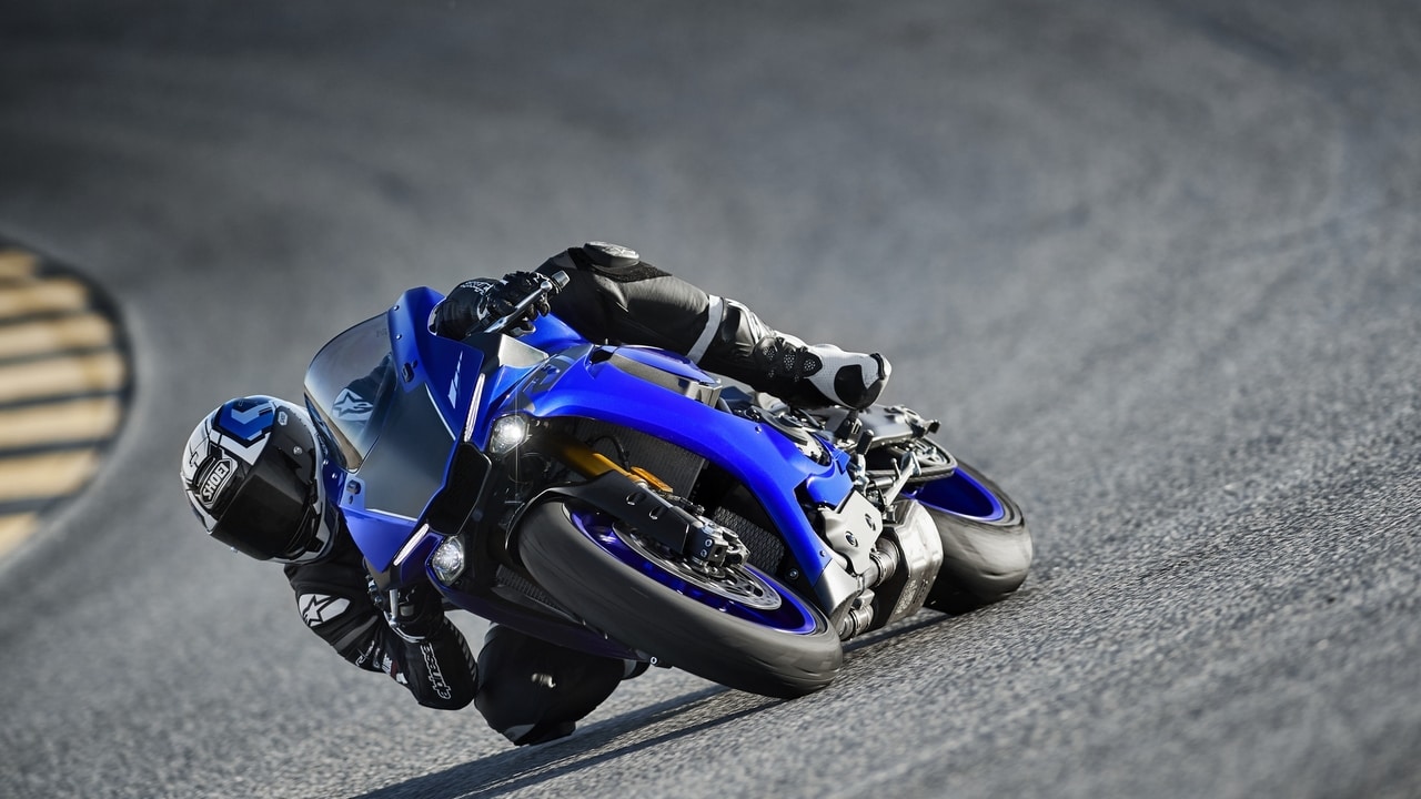 The Yamaha Yzf R1 In Pictures The 18 Edition Of The R1 Featuring A 998cc 4 Cylinder Engine Tech Pictures Firstpost