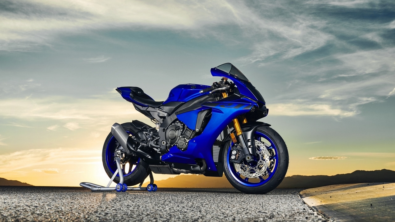 The Yamaha Yzf R1 In Pictures The 18 Edition Of The R1 Featuring A 998cc 4 Cylinder Engine Tech Pictures Firstpost