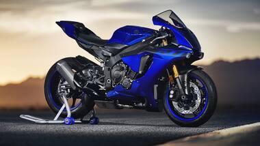 The Yamaha YZF-R1 in pictures — the 2018 edition of the R1 featuring a 998cc 4-cylinder engine