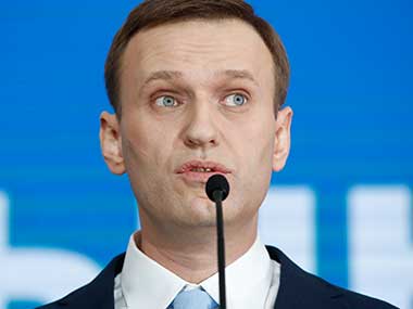 Thousands of Russians endorse Opposition leader Alexei Navalny to challenge Vladimir Putin in March vote Thousands of Russians endorse Opposition leader Alexei Navalny to challenge Vladimir Putin in March vote