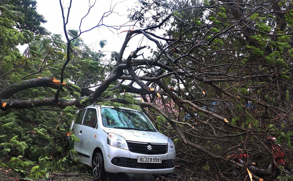 Cyclone Ockhi Batters Kerala, Tamil Nadu: Nine Dead, Several Fishermen ...