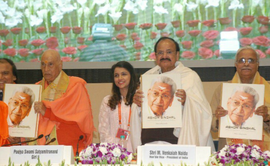 Despite being a student of Science and Engineering, Naidu said, Singhal chose to spend time on the banks of the Ganges river and reflect on religion, society and culture. Image courtesy: Twitter/@VPsecretariat Despite being a student of Science and Engineering, Naidu said, Singhal chose to spend time on the banks of the Ganges river and reflect on religion, society and culture. Image courtesy: Twitter/@VPsecretariat