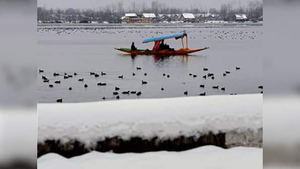 As mercury hovers around freezing point in Jammu and Kashmir, winter chills set to grip northern India