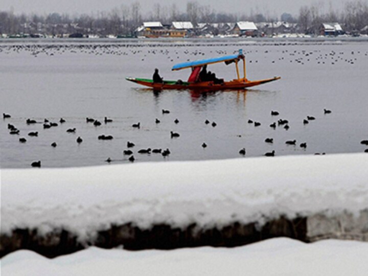 As mercury hovers around freezing point in Jammu and Kashmir, winter chills set to grip northern India