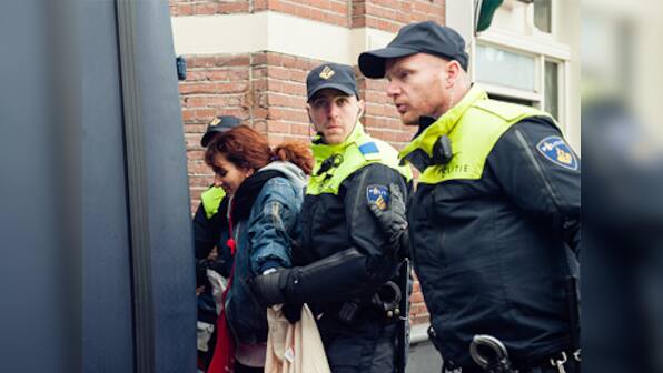 Two separate stabbing incidents reported in Maastricht, Netherlands: 2 dead, 3 injured; police detain suspect