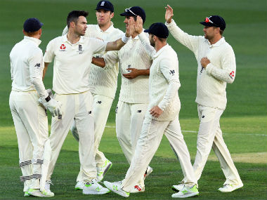 Ashes 2017: Late Australian wickets give England hope, but visitors likely to suffer defeat in second Test Ashes 2017: Late Australian wickets give England hope, but visitors likely to suffer defeat in second Test