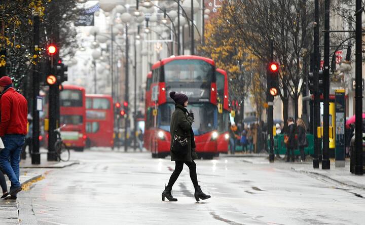 Heavy snowfall in northern Europe hits normal life; over 300 flights cancelled in Germany