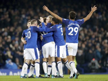 Premier League: Gylfi Sigurdsson adds to Swansea woes as Everton stay unbeaten under Sam Allardyce Premier League: Gylfi Sigurdsson adds to Swansea woes as Everton stay unbeaten under Sam Allardyce