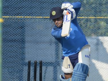 India vs Sri Lanka: Smitten Visakhapatnam renews romance with MS Dhoni India vs Sri Lanka: Smitten Visakhapatnam renews romance with MS Dhoni