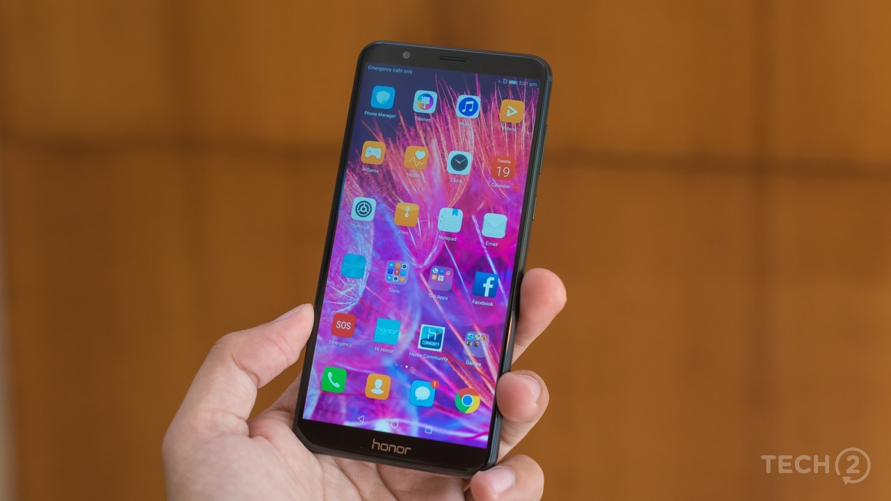 The Huawei Honor 7X looks and feels premium. Image: tech2/Rehan Hooda