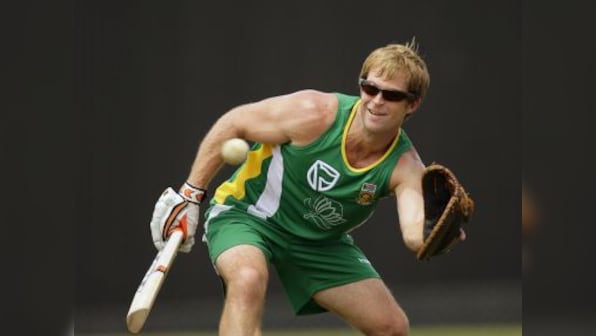 Jonty Rhodes shares viral clip of people playing cricket in quarantine centre in India