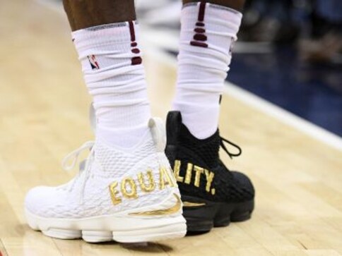 NBA: Cavaliers' LeBron James takes a dig at Donald Trump with 'equality ...