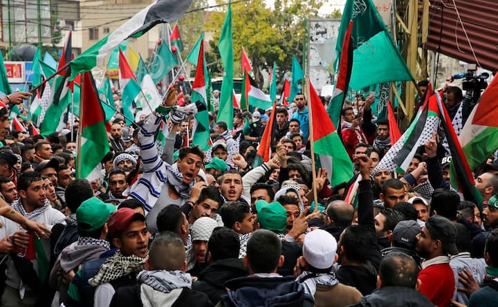 Donald Trump's Jerusalem announcement: Security forces use tear gas during protest near US embassy in Lebanon