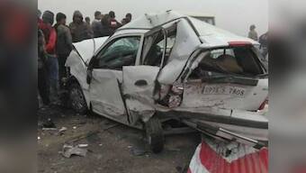 Lucknow-Agra Expressway accident: Dozen injured after car pile-up in Unnao due to fog