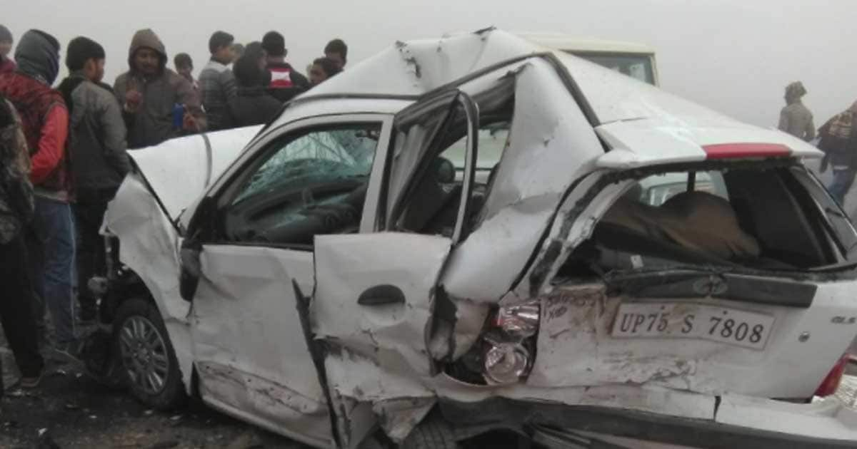 Lucknow-Agra Expressway Accident: Dozen Injured After Car Pile-up In ...