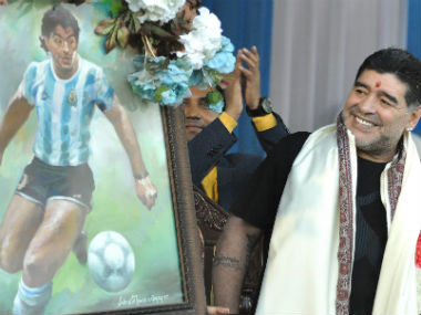 Diego Maradona unveils 12-feet statue of himself in Kolkata, says he's not 'god of football' Diego Maradona unveils 12-feet statue of himself in Kolkata, says he's not 'god of football'