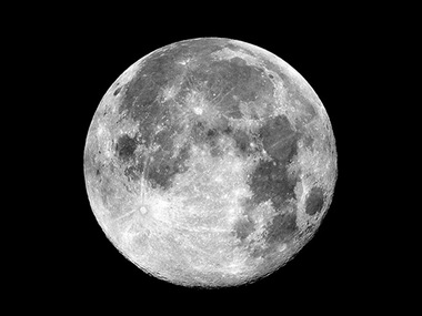 Stargazers could catch a glimpse of 'Supermoon' on Sunday as it moves closer to the Earth Stargazers could catch a glimpse of 'Supermoon' on Sunday as it moves closer to the Earth