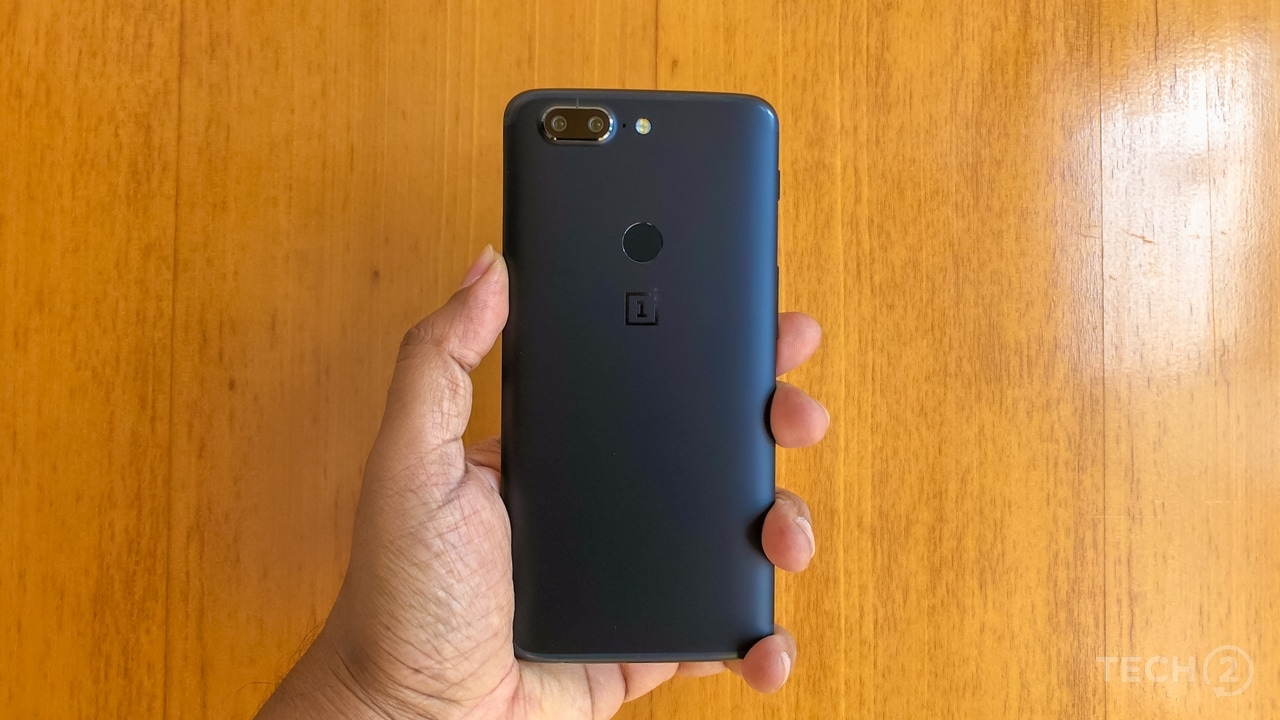 It may look very similar to the OnePlus 5, but that display makes it a better buy.