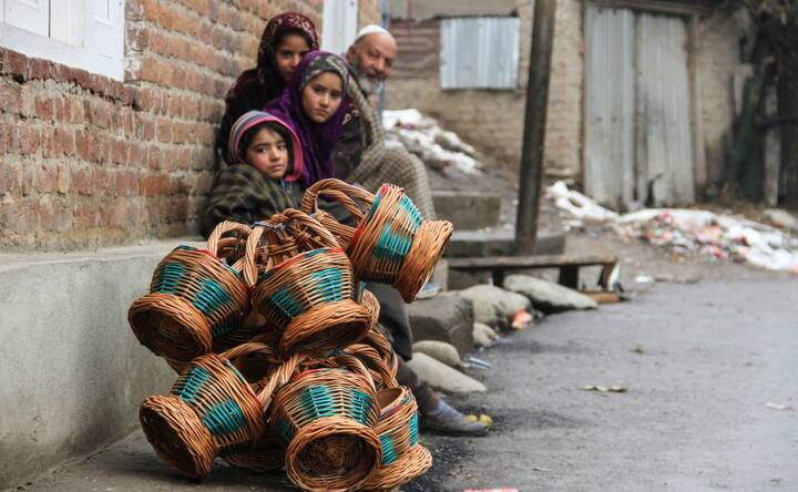 Kashmir's kangri: How residents beat the cold using traditional portable heaters in the Valley Kashmir's kangri: How residents beat the cold using traditional portable heaters in the Valley