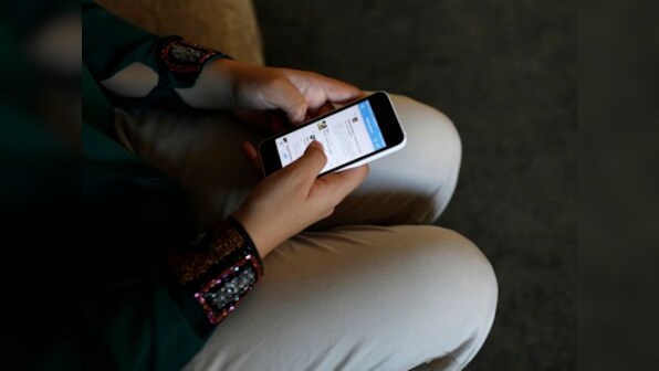 Teenagers spending more time on thier smartphones are at a risk of developing suicidal tendecies: Study