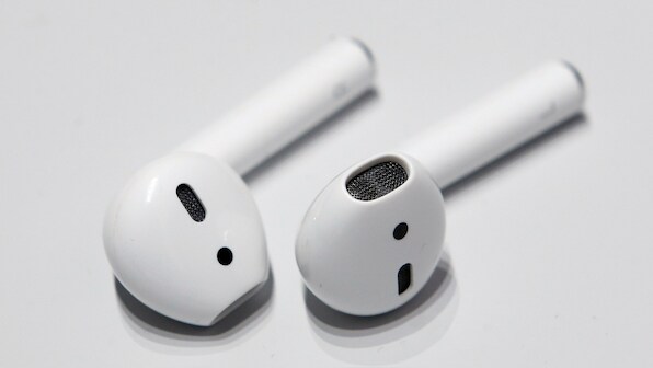 AirPods 2 to reportedly come in the first half of 2019 with health monitoring features