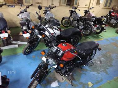Royal Enfield Thunderbird 500x spotted, features new colour schemes, updated handlebars and alloy wheels Royal Enfield Thunderbird 500x spotted, features new colour schemes, updated handlebars and alloy wheels