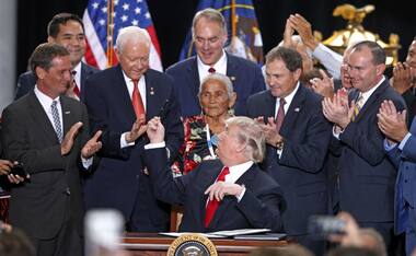 Donald Trump shrinks Utah national monuments; environmental, tribal groups protest move
