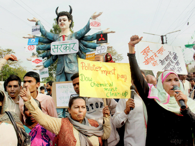 Demonstrations mark 33rd anniversary of Bhopal gas tragedy as protesters demand justice Demonstrations mark 33rd anniversary of Bhopal gas tragedy as protesters demand justice