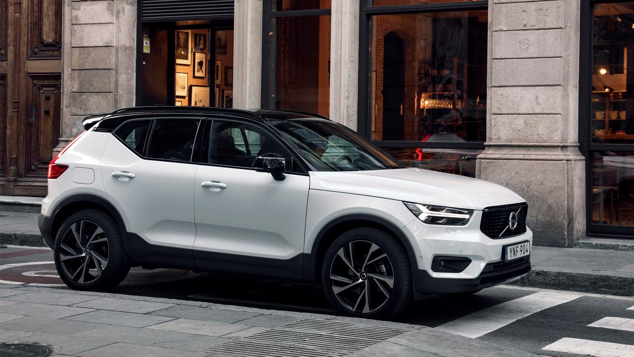 Volvo XC40 luxury SUV launched at a starting price of Rs 39.9 lakh in India Volvo XC40 luxury SUV launched at a starting price of Rs 39.9 lakh in India