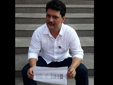 Maharashtra loan waiver: Day after Fadnavis' reassurance about fixing mistakes, MLA Prakash Abitkar erroneously gets Rs 25,000 Maharashtra loan waiver: Day after Fadnavis' reassurance about fixing mistakes, MLA Prakash Abitkar erroneously gets Rs 25,000