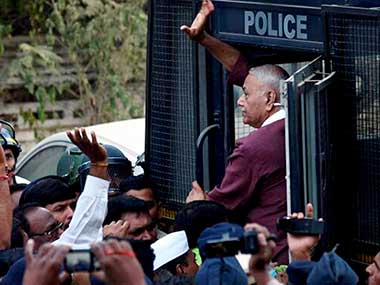 Yashwant Sinha stands ground in Akola, says he won't leave protest site till farmer demands are accepted Yashwant Sinha stands ground in Akola, says he won't leave protest site till farmer demands are accepted