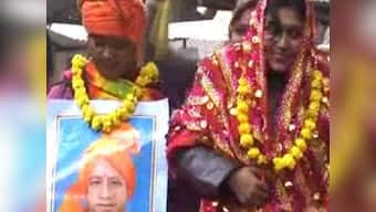 Woman who married Yogi Adityanath's picture charged with sedition for stopping UP CM's convoy