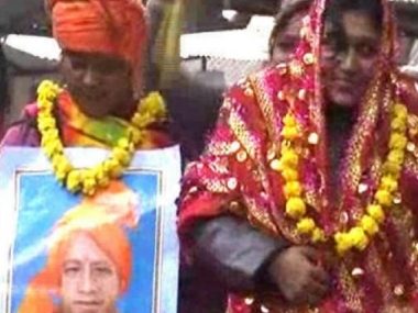 Woman who married Yogi Adityanath's picture charged with sedition for stopping UP CM's convoy Woman who married Yogi Adityanath's picture charged with sedition for stopping UP CM's convoy