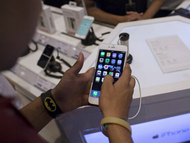 Apple's new sales strategy might end iPhone discounts on e-commerce websites: Report Apple's new sales strategy might end iPhone discounts on e-commerce websites: Report