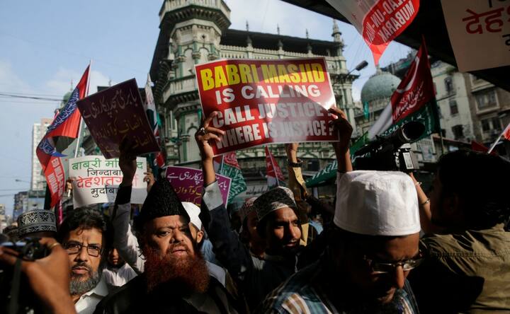 25 years on, RSS, Shiv Sena 'celebrate' Babri Masjid demolition; Muslims, Left parties observe 'black day' 25 years on, RSS, Shiv Sena 'celebrate' Babri Masjid demolition; Muslims, Left parties observe 'black day'