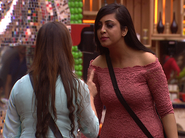 Bigg Boss 11, Episode 67, 7 December 2017: Arshi accuses Shilpa of disrespecting her father Bigg Boss 11, Episode 67, 7 December 2017: Arshi accuses Shilpa of disrespecting her father
