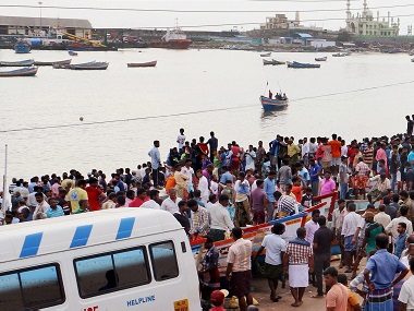 Cyclone Ockhi claims 10 lives in Tamil Nadu, 29 in Kerala; over 167 people missing, says home ministry Cyclone Ockhi claims 10 lives in Tamil Nadu, 29 in Kerala; over 167 people missing, says home ministry