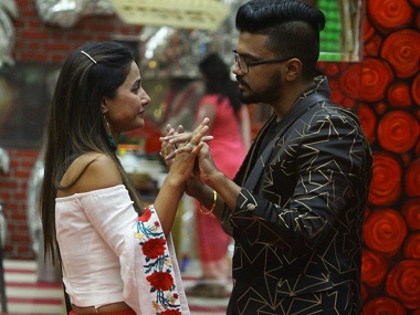 Bigg Boss 11, Episode 68, 8 December 2017: Emotional reunions aplenty; Hiten's wife chides Hina Bigg Boss 11, Episode 68, 8 December 2017: Emotional reunions aplenty; Hiten's wife chides Hina