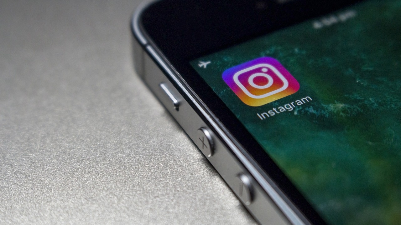 Iranian authorities arrest 44 people for posting 'immoral images' on Instagram Iranian authorities arrest 44 people for posting 'immoral images' on Instagram