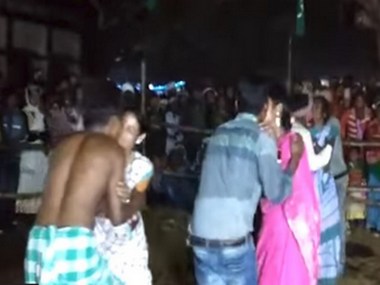 Jharkhan MLA lands in trouble for organising 'kissing competition', JMM chief Shibu Soren hands out notice Jharkhan MLA lands in trouble for organising 'kissing competition', JMM chief Shibu Soren hands out notice