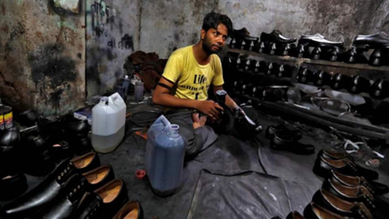 Govt okays Rs 2,600 cr package to leather, footwear industry for