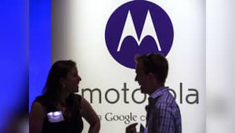 Motorola to move away from specialised Moto Mods as it sacks 190 people from its Chicago team, could cancel Moto X5