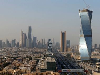 Saudi Arabia intercepts missile over Riyadh: Yemeni rebels claim responsibility, say they were aiming at royal palace Saudi Arabia intercepts missile over Riyadh: Yemeni rebels claim responsibility, say they were aiming at royal palace