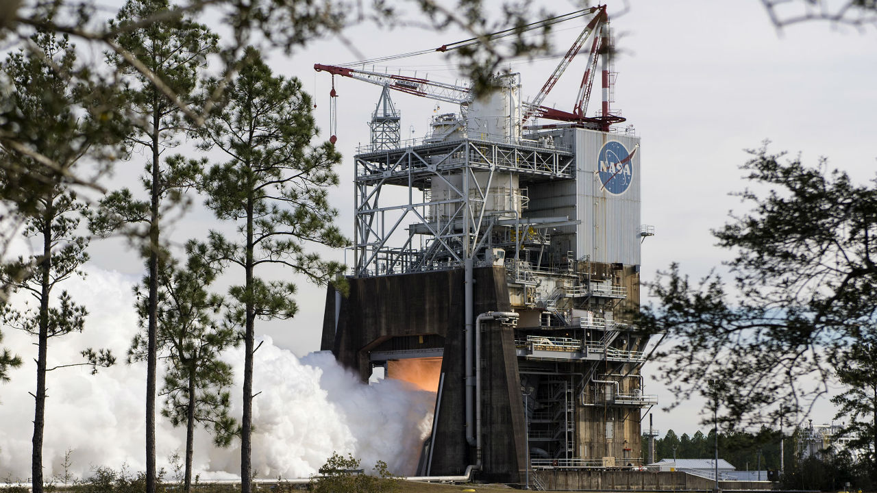 Aerojet Rocketdyne Races to the Moon with High-Performance RS-25 Engines