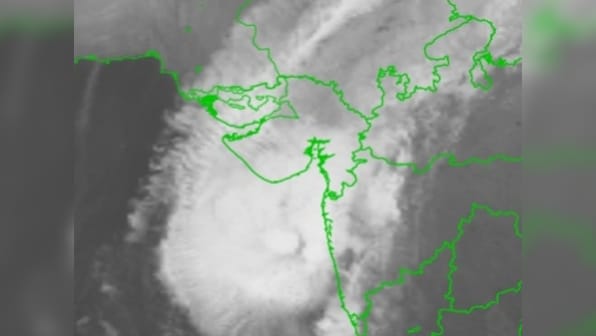 Cyclone Ockhi updates: NDRF deploys 7 teams in Gujarat as storm moves closer to Surat