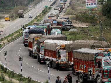 Jammu-Srinagar highway reopens after being blocked for three days due to landslide; 4,500 vehicles carrying apples from Kashmir resume journey