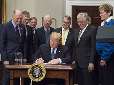 Donald Trump signs directive to send NASA astronauts to the moon and Mars Donald Trump signs directive to send NASA astronauts to the moon and Mars