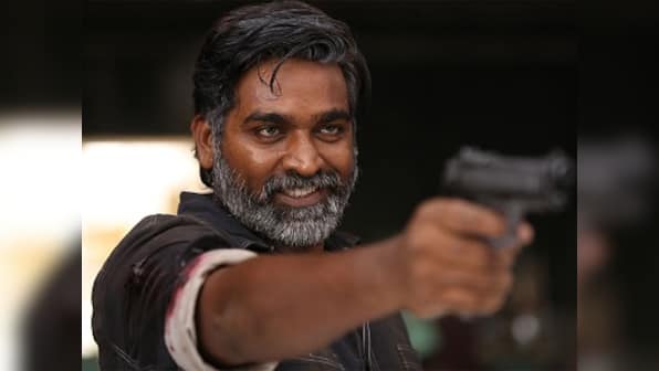 Vijay Sethupathi felicitated with Amitabh Bachchan Youth Icon award at Chennai International Film Festival