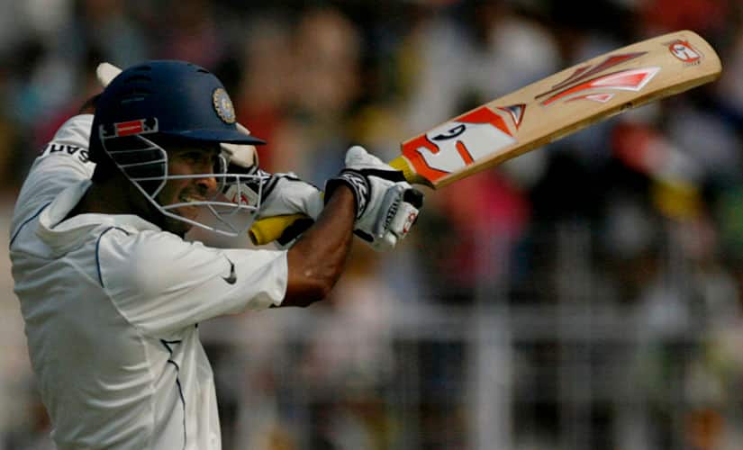 India’s Wasim Jaffer plays a shot against Pakistan during the first day of their second test cricket match in the eastern Indian city of Kolkata November 30, 2007. REUTERS/Adnan Abidi (INDIA) - GM1DWSDJQOAA